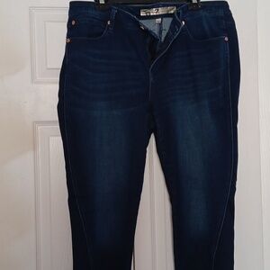 Womens 16 w plus size stretchy Seven 7 cropped dark wash jeans